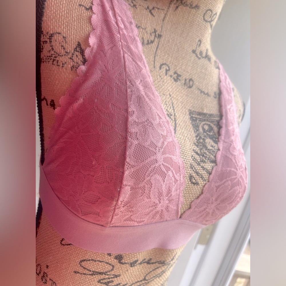 PINK Victoria's Secret Lace Bra - Soft Pink